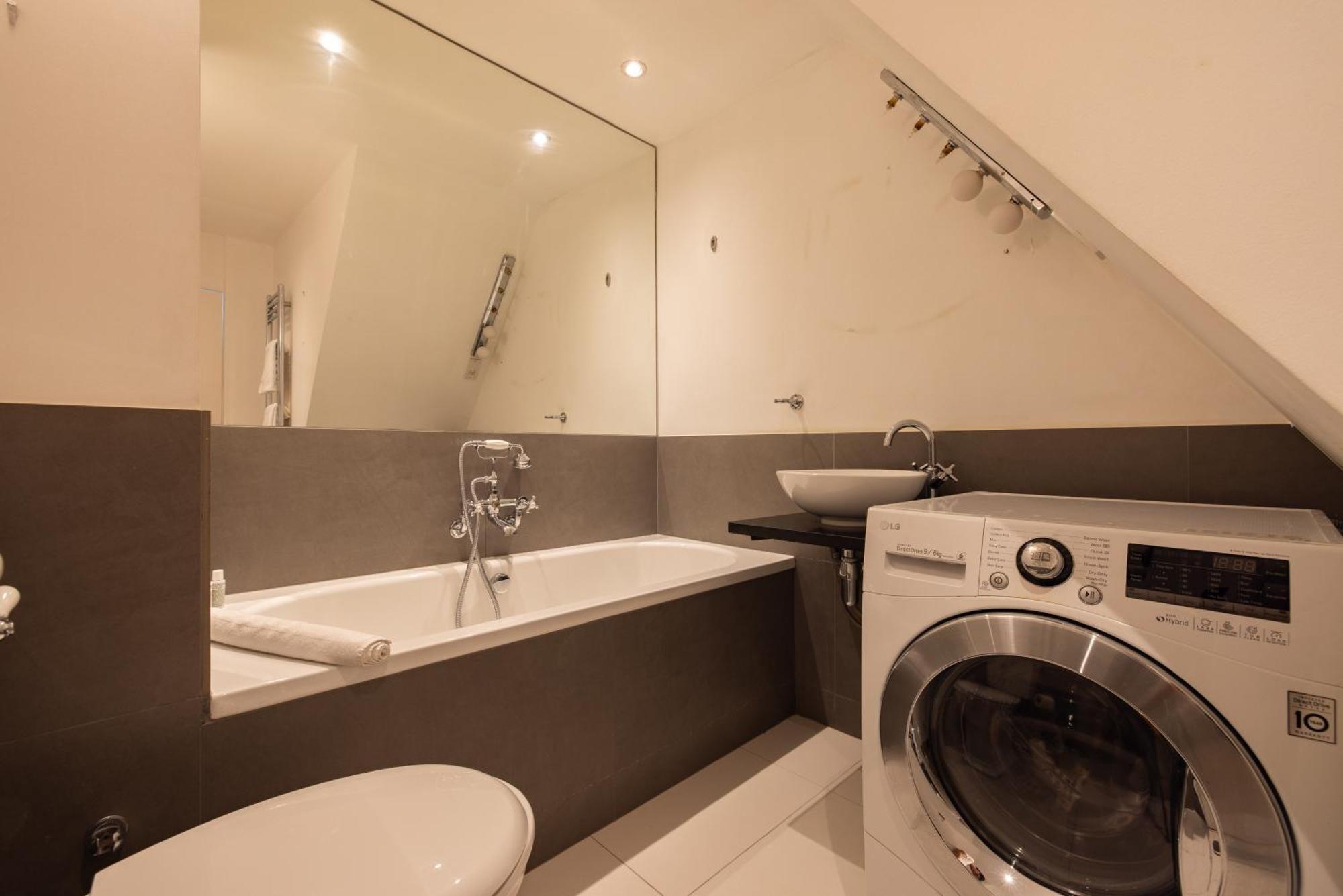 The Philbeach Gardens Place - Lovely 5Bdr Flat With Terrace 런던 외부 사진